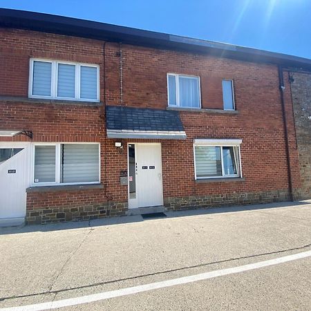 1-C Superbe Appartement Tres Calme Et Bien Decore Charleroi Exteriér fotografie