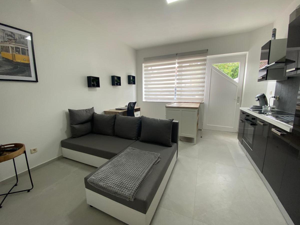 1-C Superbe Appartement Tres Calme Et Bien Decore Charleroi Exteriér fotografie