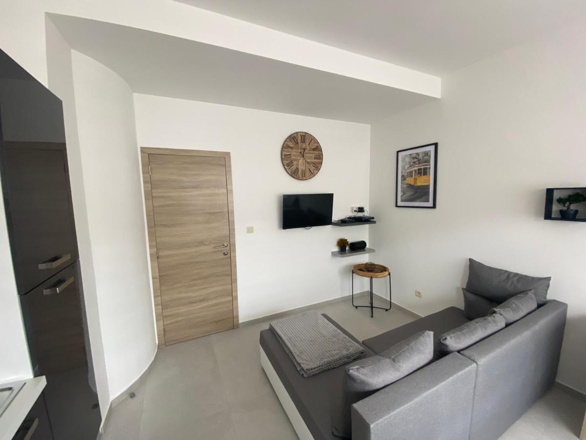1-C Superbe Appartement Tres Calme Et Bien Decore Charleroi Exteriér fotografie
