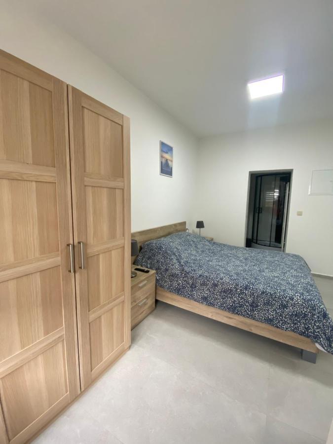 1-C Superbe Appartement Tres Calme Et Bien Decore Charleroi Exteriér fotografie