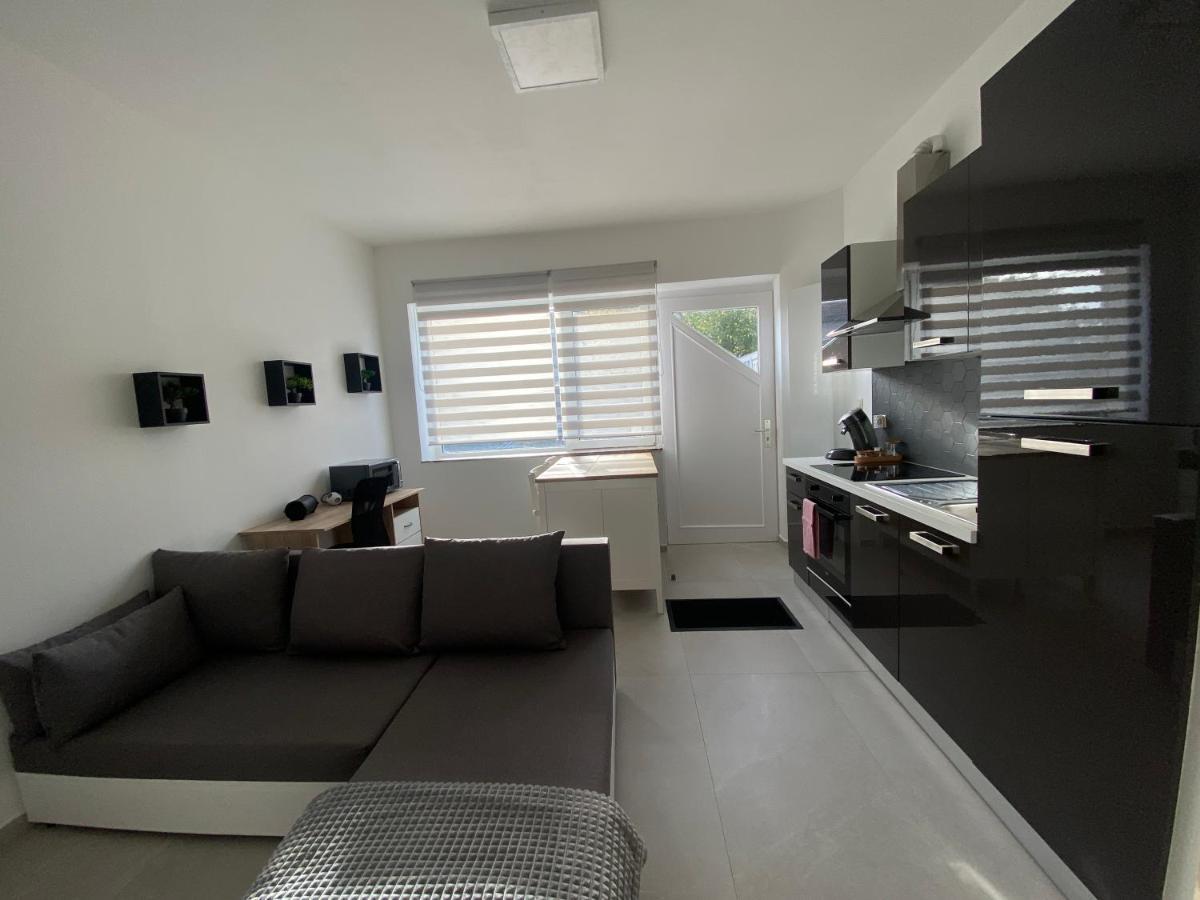 1-C Superbe Appartement Tres Calme Et Bien Decore Charleroi Exteriér fotografie