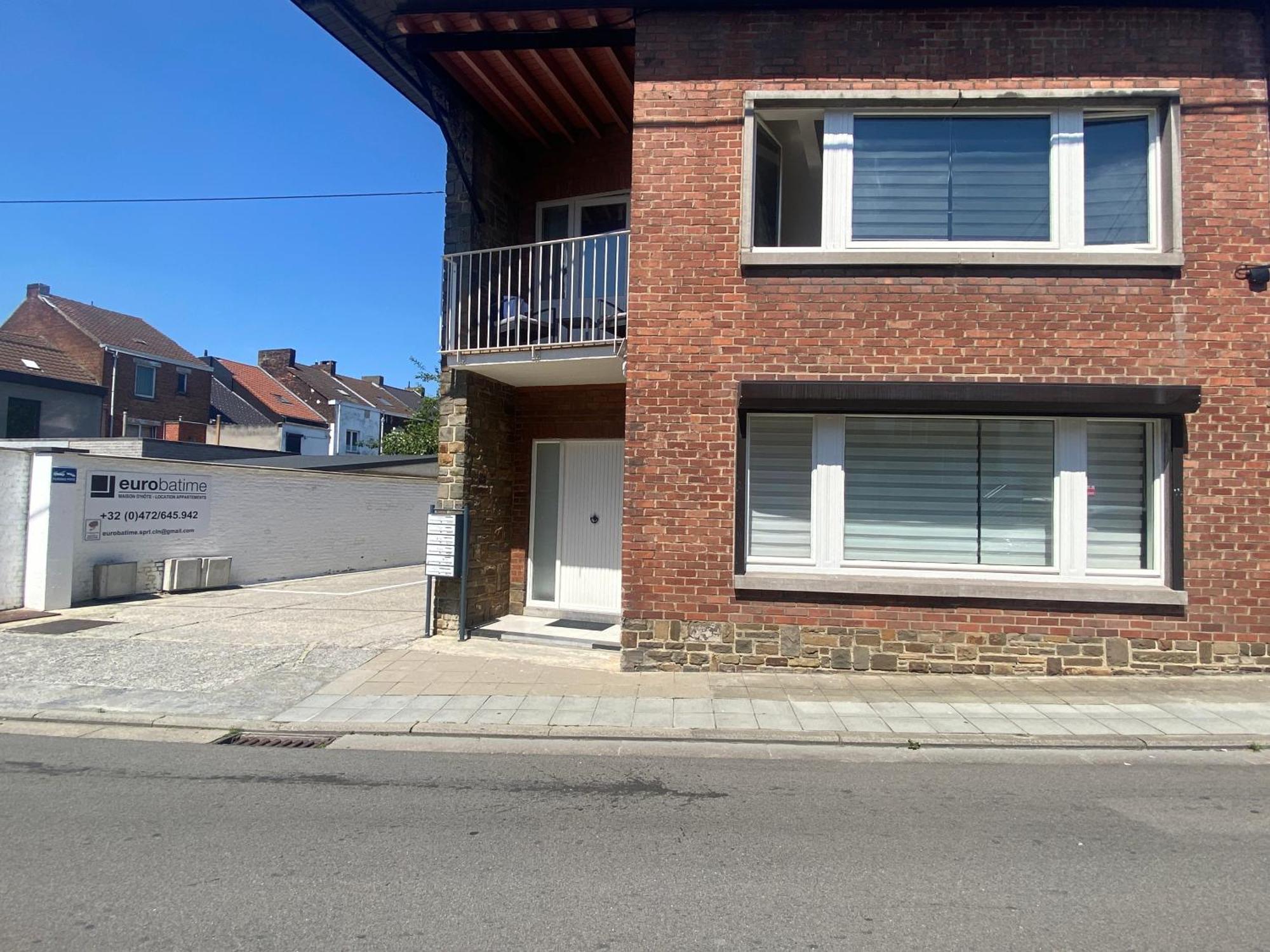 1-C Superbe Appartement Tres Calme Et Bien Decore Charleroi Exteriér fotografie